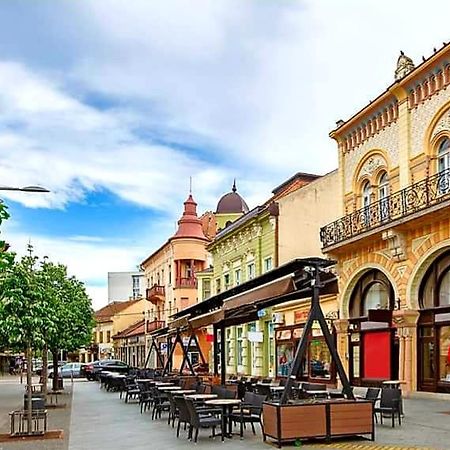 Centar Lux 2 Hostel Zrenjanin Luaran gambar