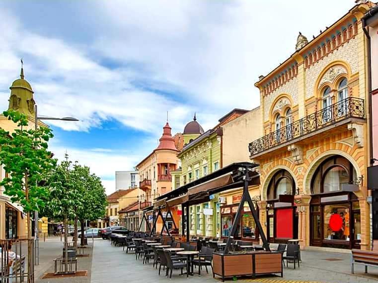 Centar Lux 2 Hostel Zrenjanin Luaran gambar