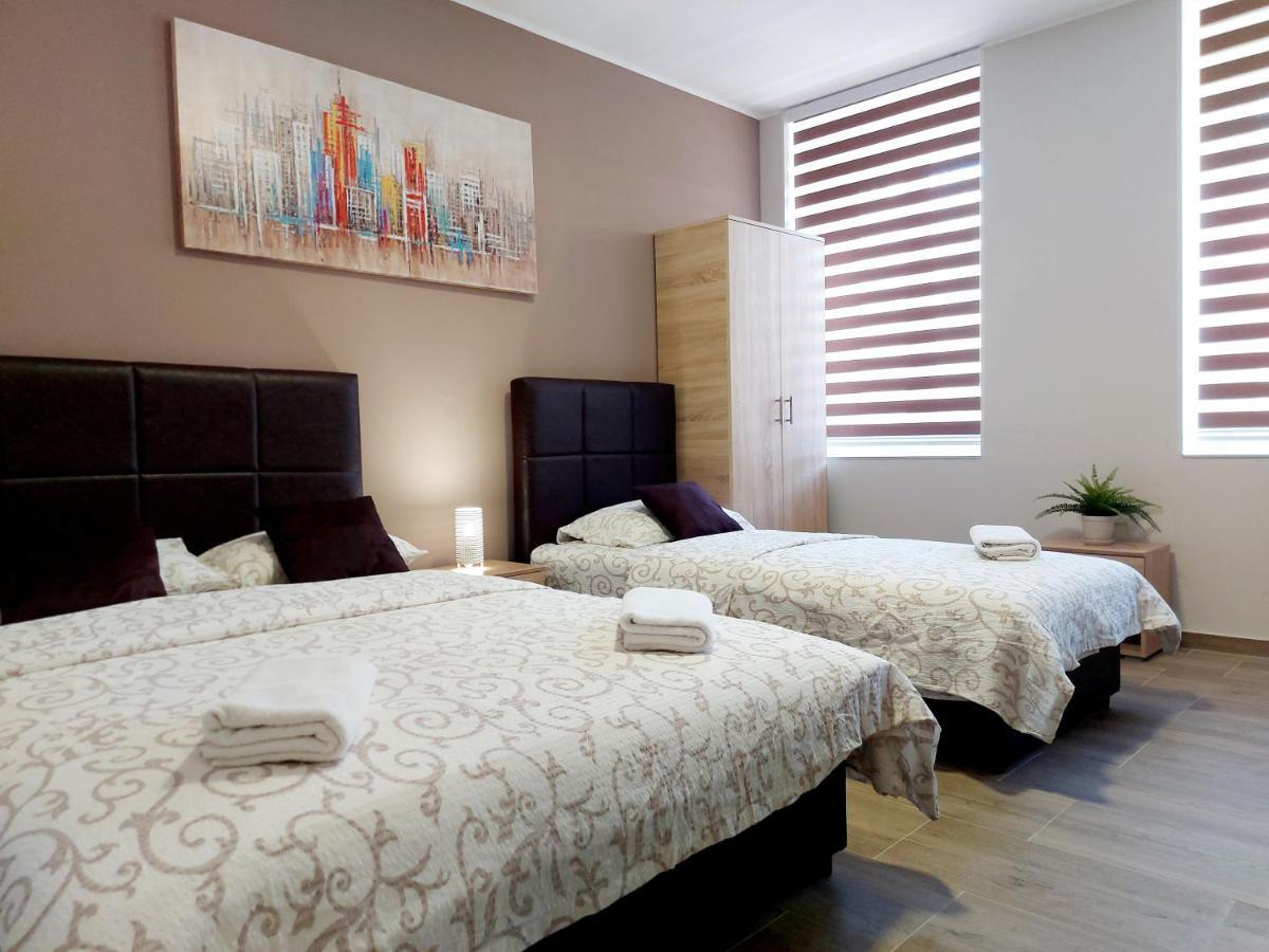 Centar Lux 2 Hostel Zrenjanin Luaran gambar