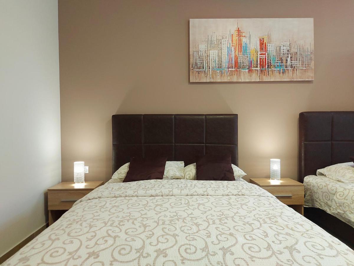 Centar Lux 2 Hostel Zrenjanin Luaran gambar