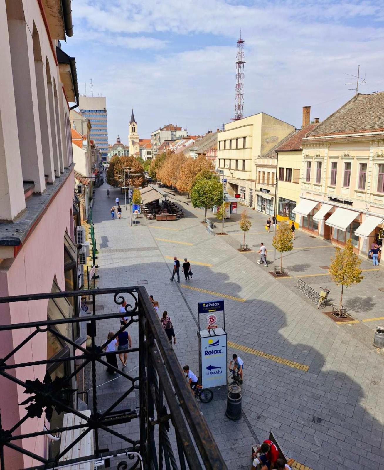 Centar Lux 2 Hostel Zrenjanin Luaran gambar