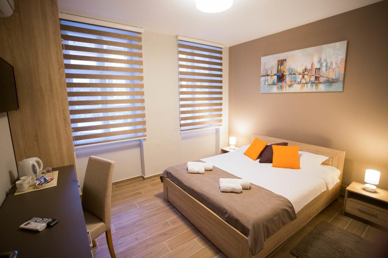 Centar Lux 2 Hostel Zrenjanin Luaran gambar